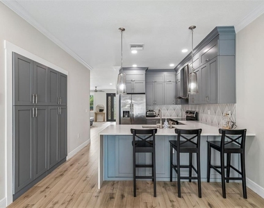 1901 W Cluster Avenue - Photo Thumbnail 16