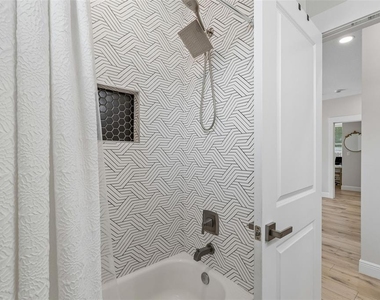 1901 W Cluster Avenue - Photo Thumbnail 40