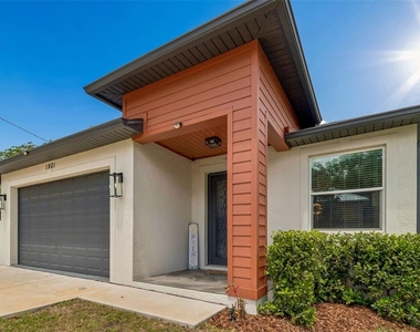 1901 W Cluster Avenue - Photo Thumbnail 1