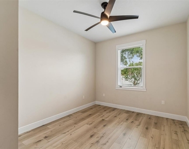 1901 W Cluster Avenue - Photo Thumbnail 36