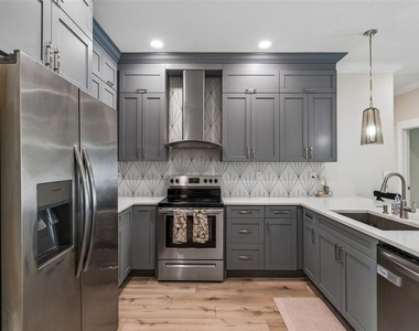 1901 W Cluster Avenue - Photo Thumbnail 19
