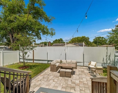 1901 W Cluster Avenue - Photo Thumbnail 46