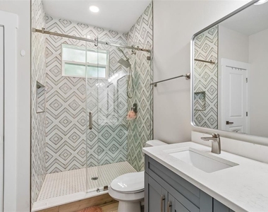 1901 W Cluster Avenue - Photo Thumbnail 35