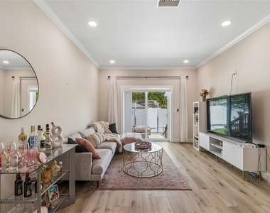 1901 W Cluster Avenue - Photo Thumbnail 25