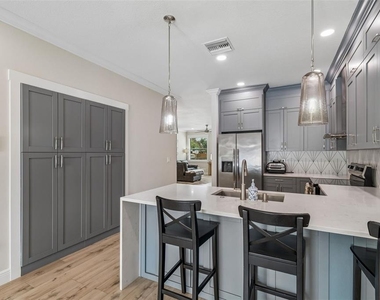 1901 W Cluster Avenue - Photo Thumbnail 17