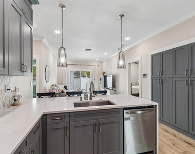 1901 W Cluster Avenue - Photo Thumbnail 22