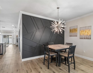 1901 W Cluster Avenue - Photo Thumbnail 11
