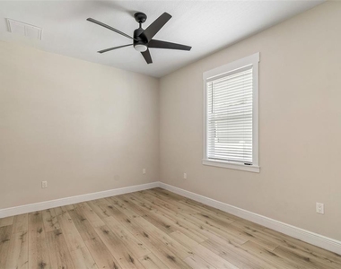 1901 W Cluster Avenue - Photo Thumbnail 41