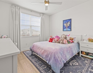 3541 Great Banyan Way - Photo Thumbnail 16