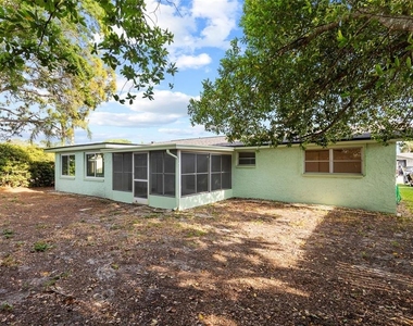 6239 7th Avenue - Photo Thumbnail 18