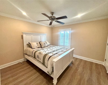 4974 Coquina Key Drive Se - Photo Thumbnail 10