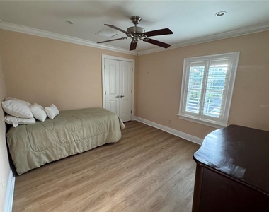 4974 Coquina Key Drive Se - Photo Thumbnail 11