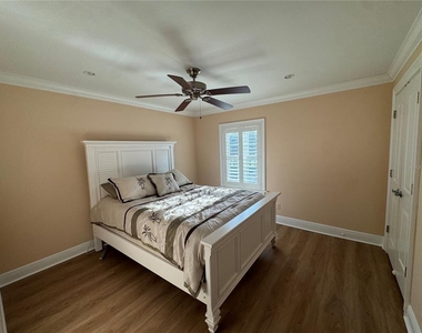 4974 Coquina Key Drive Se - Photo Thumbnail 15