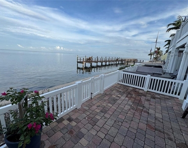 4974 Coquina Key Drive Se - Photo Thumbnail 27