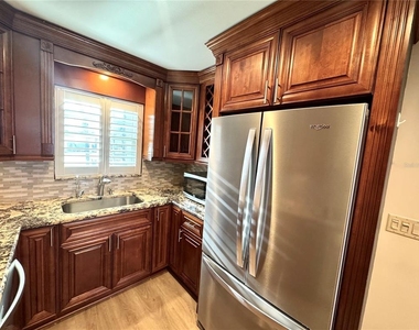 4974 Coquina Key Drive Se - Photo Thumbnail 4