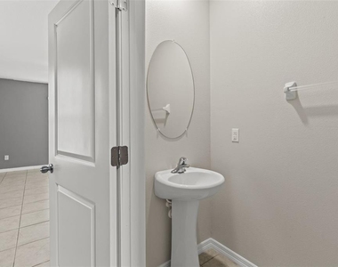 16671 Kingman Reef Street - Photo Thumbnail 12