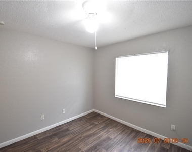 12203 N 9th Street - Photo Thumbnail 28