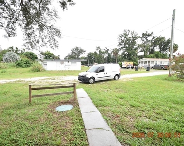 12203 N 9th Street - Photo Thumbnail 8
