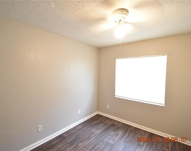 12203 N 9th Street - Photo Thumbnail 31