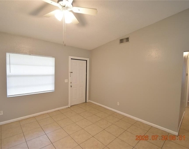12203 N 9th Street - Photo Thumbnail 10