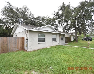 12203 N 9th Street - Photo Thumbnail 2