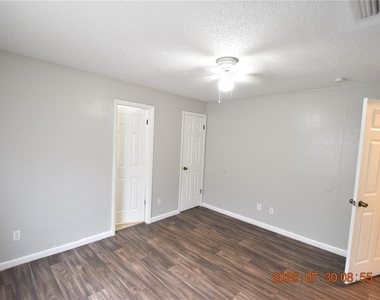 12203 N 9th Street - Photo Thumbnail 24