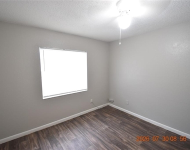 12203 N 9th Street - Photo Thumbnail 27