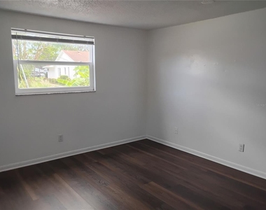 116 Sw Jefferson Circle N - Photo Thumbnail 10