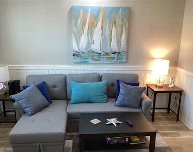 6062 Oak Ridge Avenue - Photo Thumbnail 3