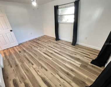 8104 Badger Lane - Photo Thumbnail 11