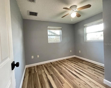 8104 Badger Lane - Photo Thumbnail 14