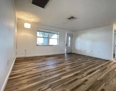 8104 Badger Lane - Photo Thumbnail 7