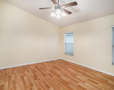 11440 Misty Isle Lane - Photo Thumbnail 10