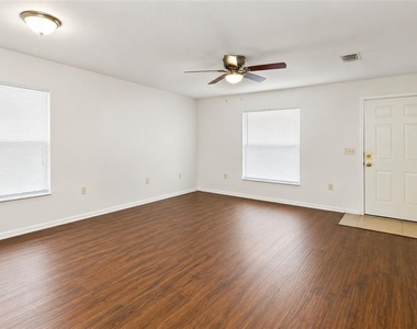 702 E Madison Street - Photo Thumbnail 1
