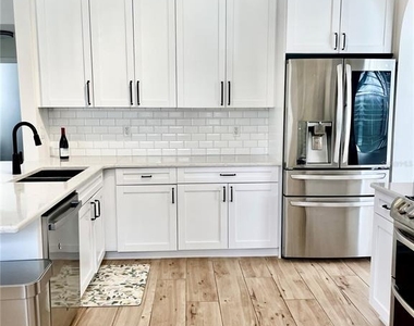 13261 Royal George Avenue - Photo Thumbnail 5