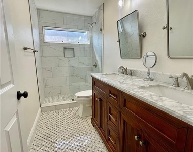 13261 Royal George Avenue - Photo Thumbnail 15
