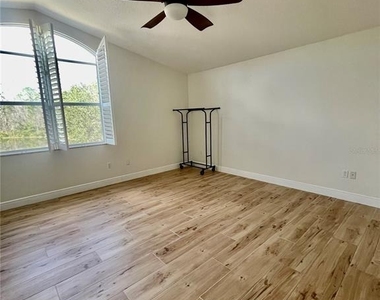 13261 Royal George Avenue - Photo Thumbnail 11
