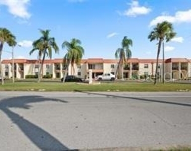 10365 Paradise Boulevard - Photo Thumbnail 9