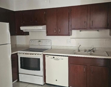 10365 Paradise Boulevard - Photo Thumbnail 2