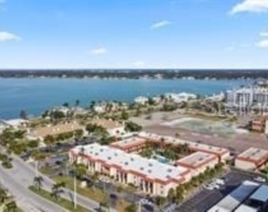 10365 Paradise Boulevard - Photo Thumbnail 10