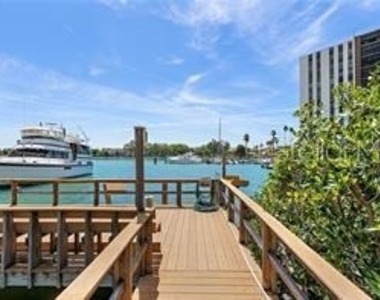 10365 Paradise Boulevard - Photo Thumbnail 17