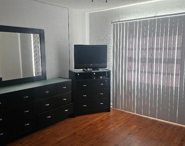 10365 Paradise Boulevard - Photo Thumbnail 4