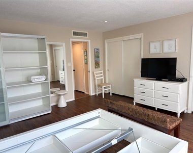 2650 Pearce Drive - Photo Thumbnail 11