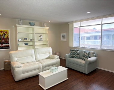 2650 Pearce Drive - Photo Thumbnail 3