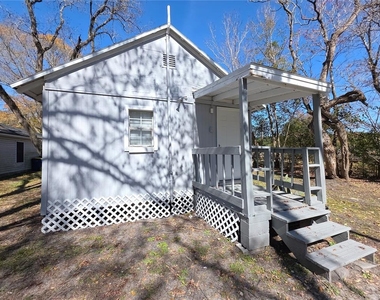 2110 W 41st Street - Photo Thumbnail 9