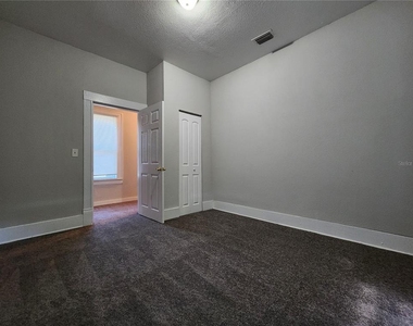 2110 W 41st Street - Photo Thumbnail 5