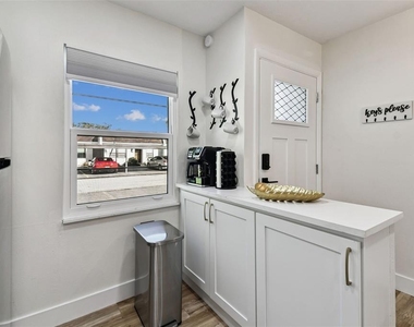 9032 Mission Oaks Boulevard - Photo Thumbnail 8