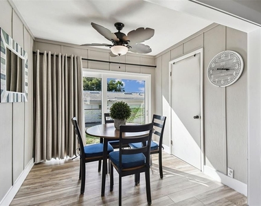 9032 Mission Oaks Boulevard - Photo Thumbnail 12