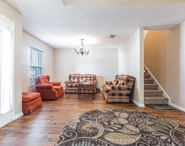 2706 Mingo Dr - Photo Thumbnail 9