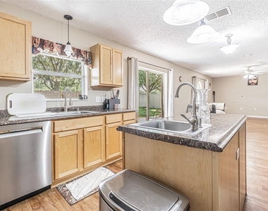 2706 Mingo Dr - Photo Thumbnail 15
